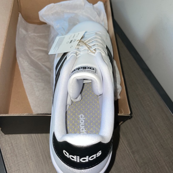 Adidas (Grand Court) Black and White - Picture 2 of 3